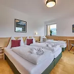 Πανσιόν Platzhirsch - - Self Check-in 3*
