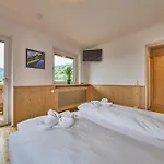 Platzhirsch - - Self Check-in 3*