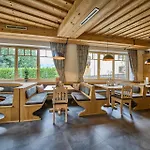 Platzhirsch - - Self Check-in