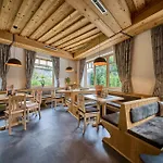 Pensjonat Platzhirsch - - Self Check-in 3*