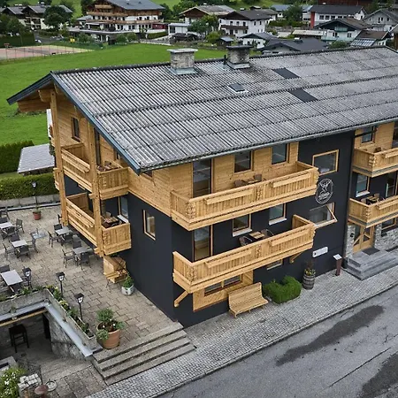 Platzhirsch - - Self Check-in Piesendorf