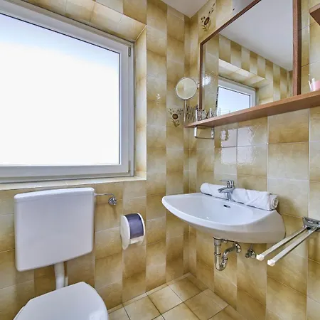 Platzhirsch - - Self Check-in 게스트하우스 피센도르프