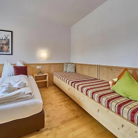 Platzhirsch - - Self Check-in