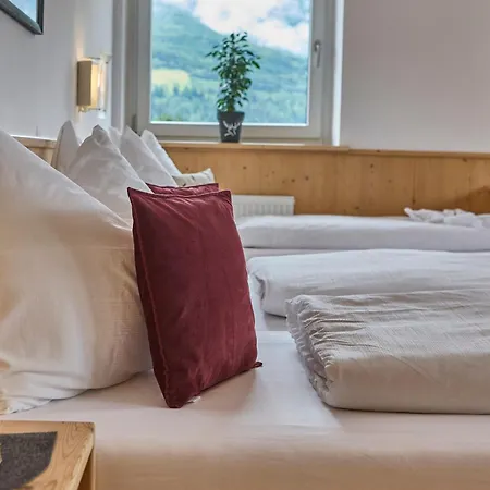 Guest house Platzhirsch - - Self Check-in Piesendorf