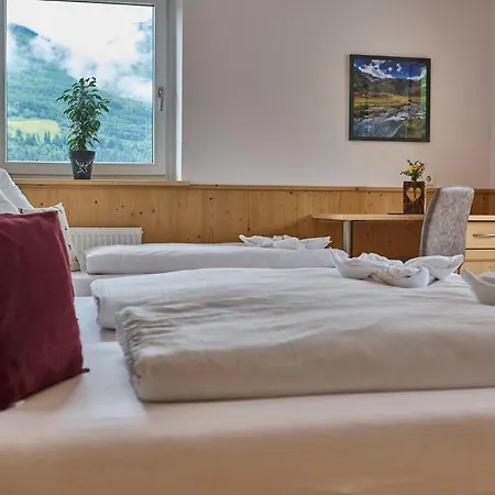 Platzhirsch - - Self Check-in