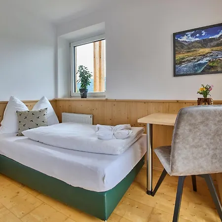 Platzhirsch - - Self Check-in Guest house Piesendorf