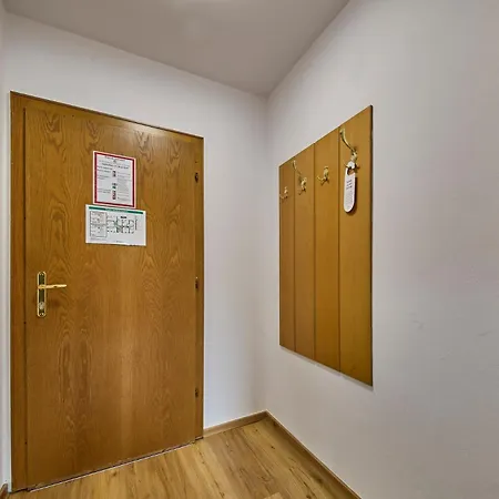 Guest house Platzhirsch - - Self Check-in Piesendorf